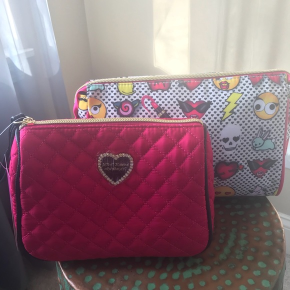 Betsey Johnson Emojis 2 Piece Cosmetic Case Set - Picture 3 of 8